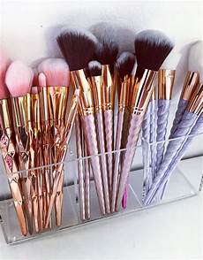 Label Makeup Brush